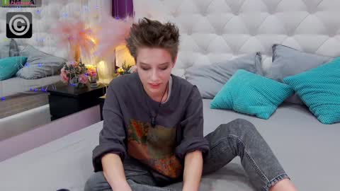 Via online show from January 31, 2025, 9:05 pm