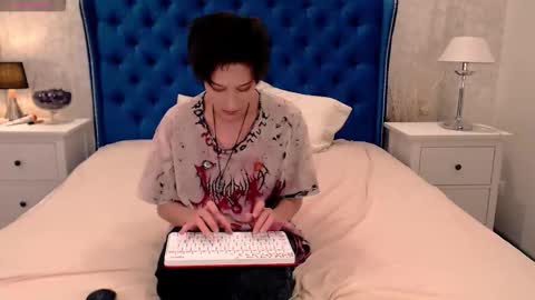 Via online show from October 6, 2025, 9:34 pm