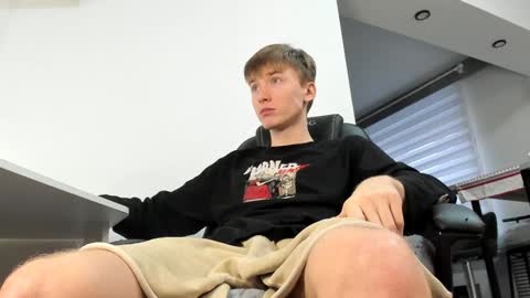 vibemygirl online show from January 16, 2025, 10:32 am