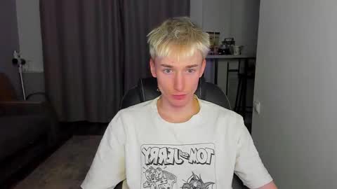 vibemygirl online show from September 21, 2025, 12:40 pm