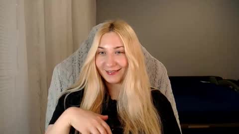 Amelia online show from October 22, 2025, 6:51 pm