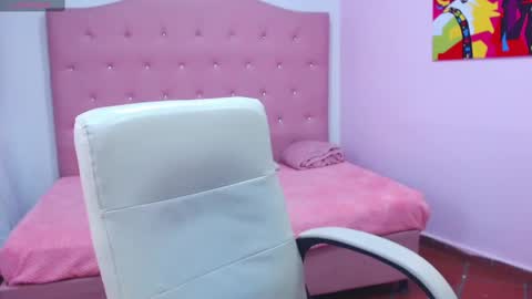 nahomy online show from February 1, 2025, 6:51 pm