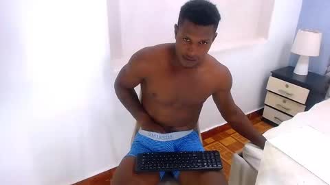 Snapshot of vicent_bronk chatting on December 4, 2024, 7:45 pm Vicent online show from December 4, 2024, 7:45 pm