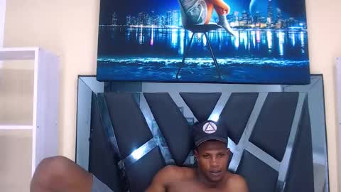 Snapshot of vicent_bronk chatting on December 6, 2024, 1:40 am Vicent online show from December 6, 2024, 1:40 am