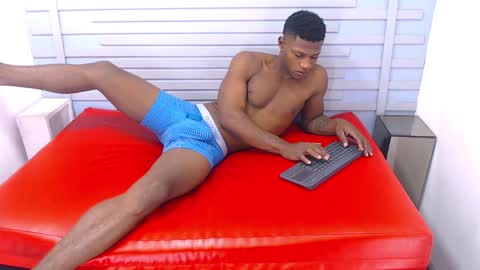 Snapshot of vicent_bronk chatting on December 11, 2024, 10:06 pm Vicent online show from December 11, 2024, 10:06 pm