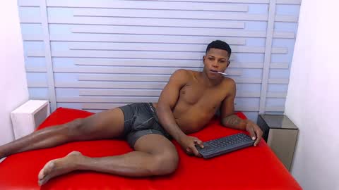 Snapshot of vicent_bronk chatting on December 12, 2024, 7:15 pm Vicent online show from December 12, 2024, 7:15 pm