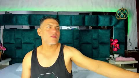 Snapshot of vicesweet chatting on February 9, 2026, 5:33 am antonia y andrew online show from February 9, 2026, 5:33 am