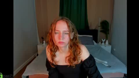 Snapshot of vicki_milles chatting on May 20, 2026, 9:15 am vicki_milles online show from May 20, 2026, 9:15 am