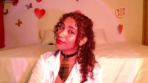 Snapshot of vicky_crazy chatting on February 17, 2025, 11:42 pm Vicky online show from February 17, 2025, 11:42 pm