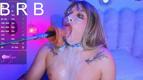 Snapshot of vicky_hot_x chatting on October 14, 2025, 10:43 pm online show from October 14, 2025, 10:43 pm