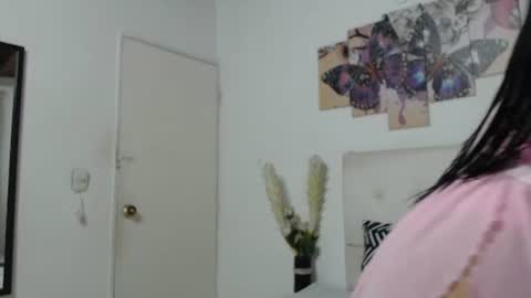 Snapshot of vicky_lane chatting on July 16, 2026, 11:27 am vicky_lane online show from July 16, 2026, 11:27 am