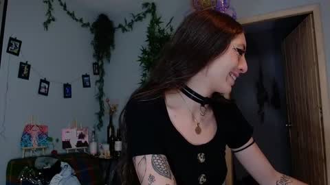 Snapshot of vickyjackson_ chatting on October 23, 2025, 6:28 pm Victoria online show from October 23, 2025, 6:28 pm