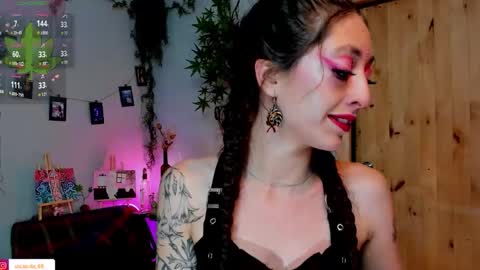 Snapshot of vickyjackson_ chatting on January 7, 2026, 6:10 pm Victoria online show from January 7, 2026, 6:10 pm