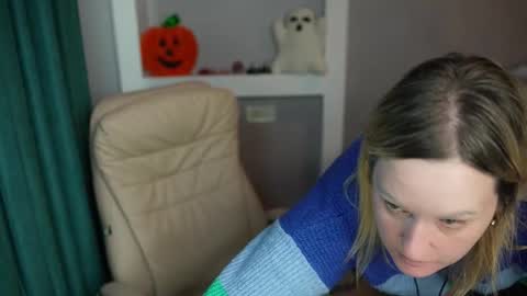 vickyrousi online show from October 26, 2025, 8:53 am