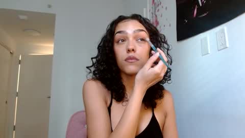 Goddess Victory  online show from November 11, 2025, 7:58 pm