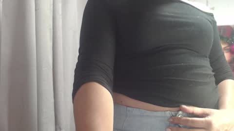 Snapshot of victoria25_meester chatting on January 5, 2026, 9:40 pm Hi guys Im victoria Be the one who can control me in PVT online show from January 5, 2026, 9:40 pm