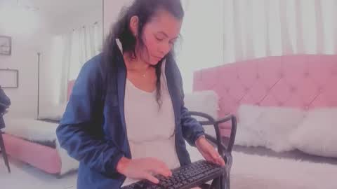 Snapshot of victoria__grey_ chatting on March 15, 2026, 3:40 pm Victoria grey online show from March 15, 2026, 3:40 pm