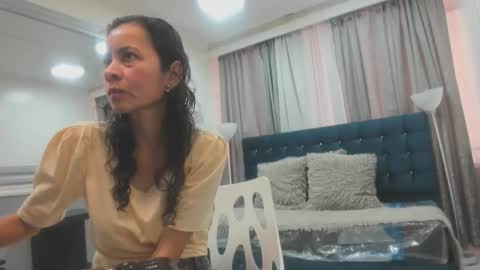 Snapshot of victoria__grey_ chatting on April 28, 2026, 6:35 pm Victoria grey online show from April 28, 2026, 6:35 pm