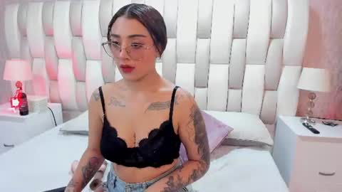 victoria__lee_ online show from July 26, 2026, 12:56 pm