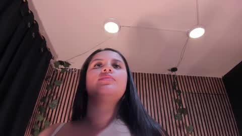 Snapshot of victoria__ponce chatting on February 12, 2025, 1:30 am victorira online show from February 12, 2025, 1:30 am