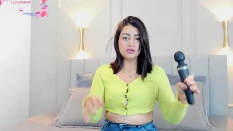 victoria  online show from October 25, 2025, 7:08 pm