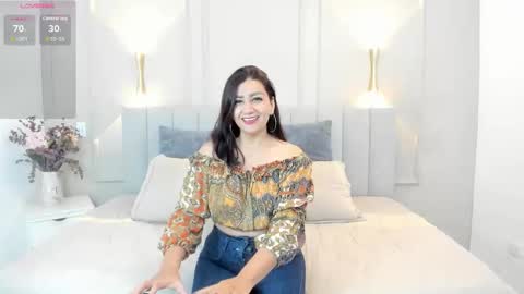 victoria  online show from December 1, 2025, 7:08 pm