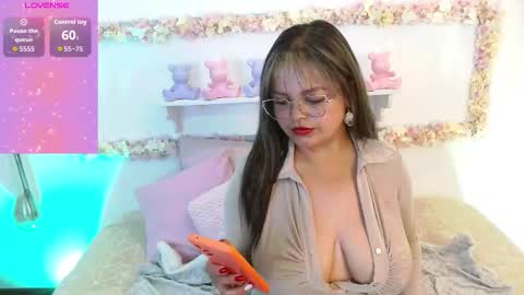 victoria_cherry_ online show from September 29, 2025, 11:48 am