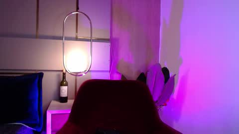 Victoria Collins online show from November 15, 2025, 12:23 pm