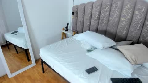 Snapshot of victoria_cooper3 chatting on September 17, 2025, 11:45 am valentina online show from September 17, 2025, 11:45 am