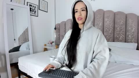 Snapshot of victoria_cooper3 chatting on October 24, 2025, 11:28 am valentina online show from October 24, 2025, 11:28 am