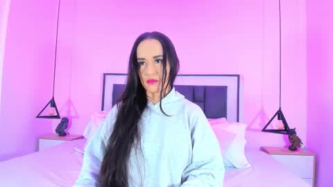 Snapshot of victoria_cooper3 chatting on November 12, 2025, 9:32 am valentina online show from November 12, 2025, 9:32 am