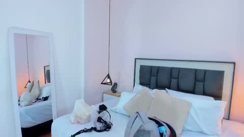 Snapshot of victoria_cooper3 chatting on November 15, 2025, 9:28 am valentina online show from November 15, 2025, 9:28 am