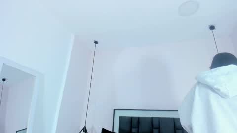 Snapshot of victoria_cooper3 chatting on November 19, 2025, 11:32 am valentina online show from November 19, 2025, 11:32 am