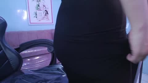 Snapshot of victoria_hernandez_t chatting on September 18, 2025, 1:35 pm Victoria online show from September 18, 2025, 1:35 pm