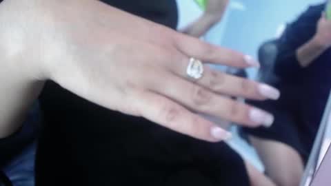 Snapshot of victoria_hernandez_t chatting on November 1, 2025, 1:02 pm Victoria online show from November 1, 2025, 1:02 pm