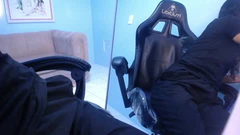 Snapshot of victoria_hernandez_t chatting on December 16, 2025, 12:54 pm Victoria online show from December 16, 2025, 12:54 pm