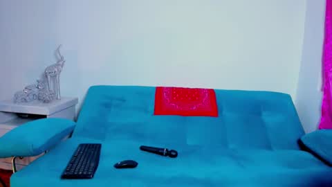 Victoria  online show from October 17, 2025, 5:48 pm