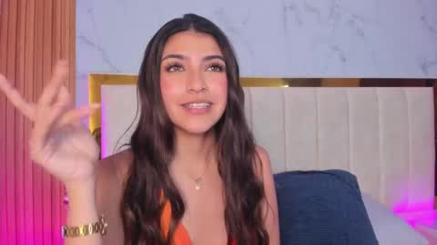  Victoria Lozano  online show from December 5, 2024, 4:12 pm