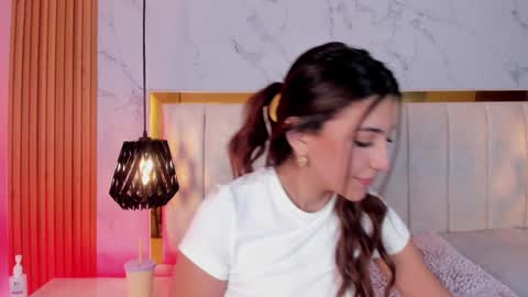  Victoria Lozano  online show from January 11, 2025, 2:58 pm