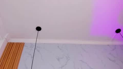  Victoria Lozano  online show from February 24, 2025, 4:04 pm