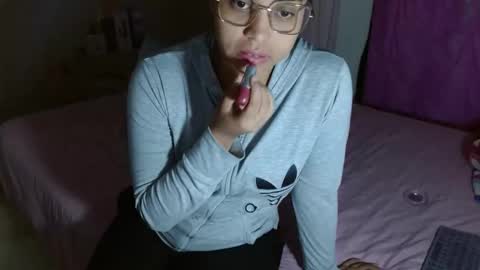 VICKY online show from May 16, 2026, 12:29 am