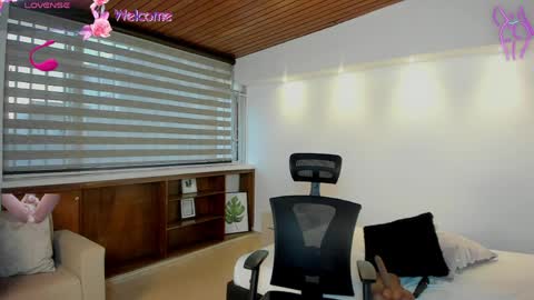 Snapshot of victoria_mooree chatting on April 12, 2026, 11:04 am Victoria Everyday From 1400 to 2130 Col Time online show from April 12, 2026, 11:04 am