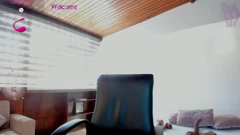 Snapshot of victoria_mooree chatting on April 18, 2026, 7:07 pm Victoria Everyday From 1400 to 2130 Col Time online show from April 18, 2026, 7:07 pm