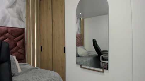 Vicky  online show from October 20, 2025, 2:23 am