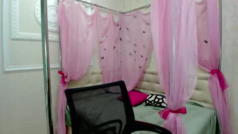 Snapshot of victoria_panther chatting on January 16, 2026, 12:09 pm Victoria online show from January 16, 2026, 12:09 pm