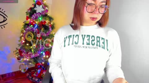 Snapshot of victoria_qq chatting on December 15, 2024, 3:02 am D A N I online show from December 15, 2024, 3:02 am