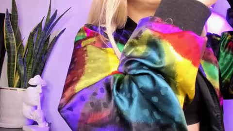 Snapshot of victoria_qq chatting on November 3, 2025, 5:36 pm D A N I online show from November 3, 2025, 5:36 pm