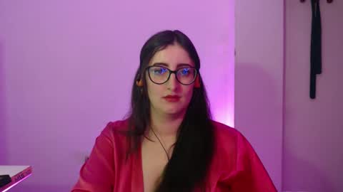 Victoria online show from December 18, 2025, 8:37 pm