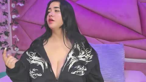 Snapshot of victoria_rossy_ chatting on November 24, 2025, 8:19 pm Victoria online show from November 24, 2025, 8:19 pm