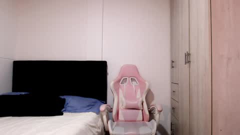 Snapshot of victoria_smile_ chatting on January 27, 2025, 3:18 pm Victoria online show from January 27, 2025, 3:18 pm